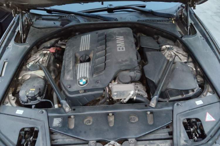 Used BMW 5 Series 2012 520Li Elegant Edition Engine Bay