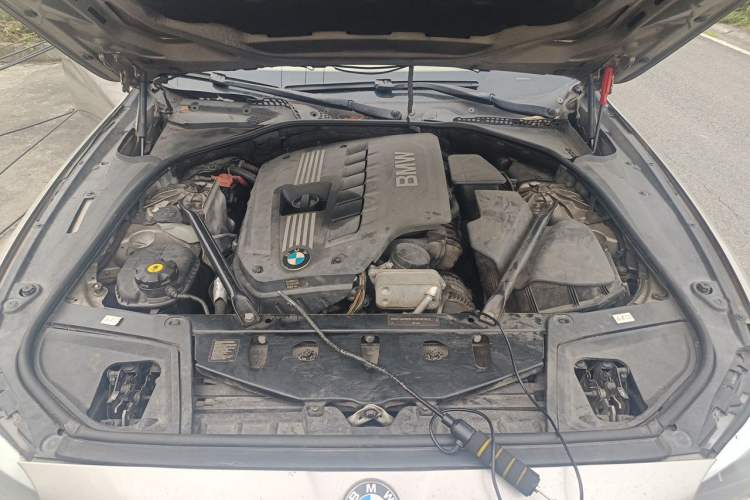 Used BMW 5 Series 2012 520Li Elegant Edition Engine Bay