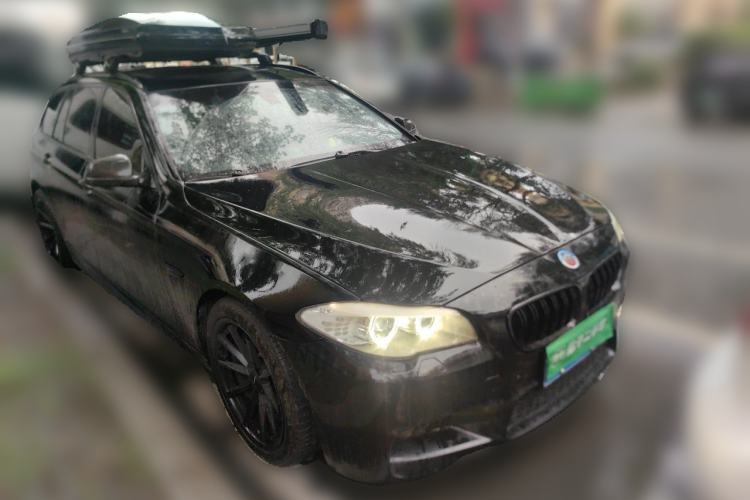 Used BMW 5 Series 2012 530i Sport Touring Front Right 45 Deg