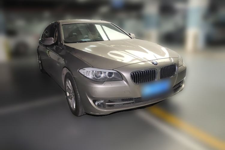 Used BMW 5 Series 2012 520Li Elegant Edition Front Right 45 Deg