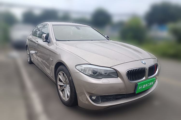 Used BMW 5 Series 2012 520Li Elegant Edition Front Right 45 Deg