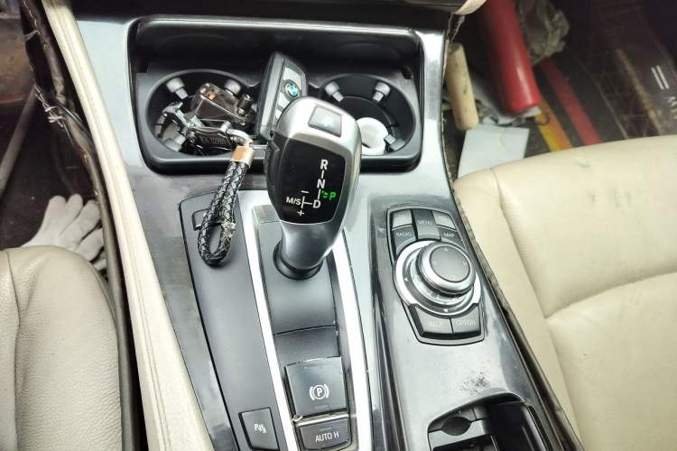 Used BMW 5 Series 2012 523Li Leading Model Gear Lever