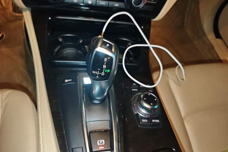 Used BMW 5 Series 2012 523Li Leading Model Gear Lever