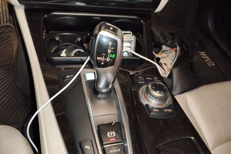 Used BMW 5 Series 2012 523Li Leading Model Gear Lever