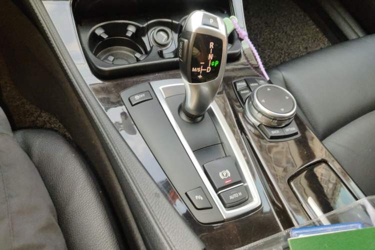 Used BMW 5 Series 2012 523Li Luxury Model Gear Lever