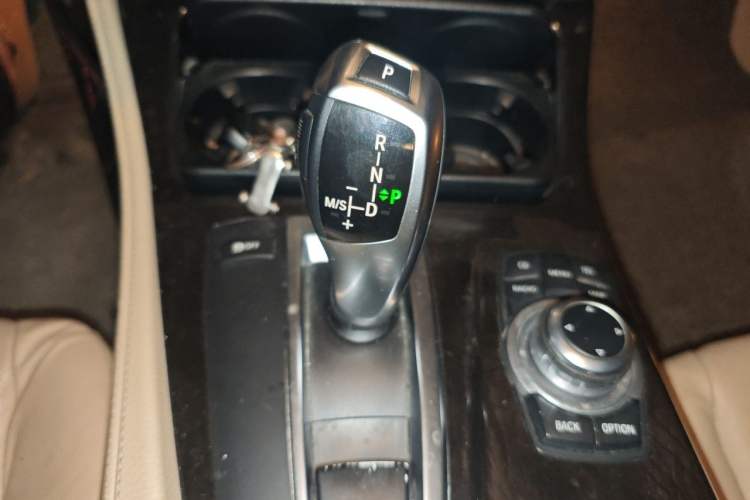 Used BMW 5 Series 2012 523Li Leading Model Gear Lever