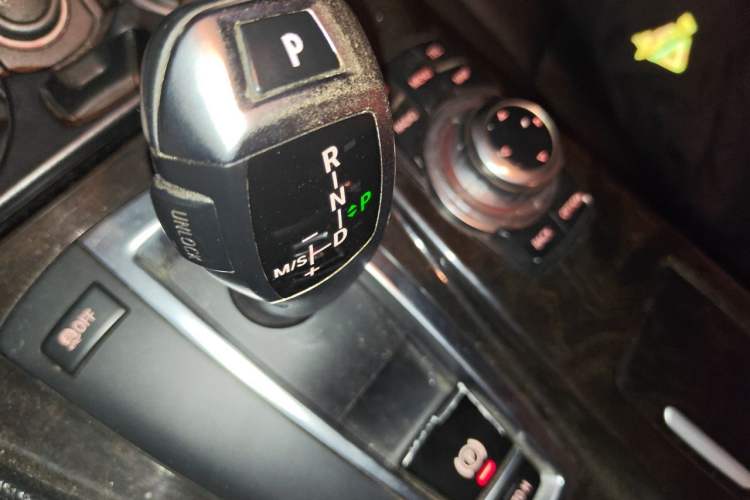 Used BMW 5 Series 2012 523Li Leading Model Gear Lever