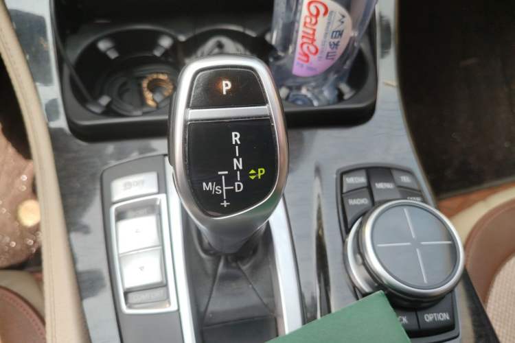Used BMW 5 Series 2012 535Li Leading Model Gear Lever