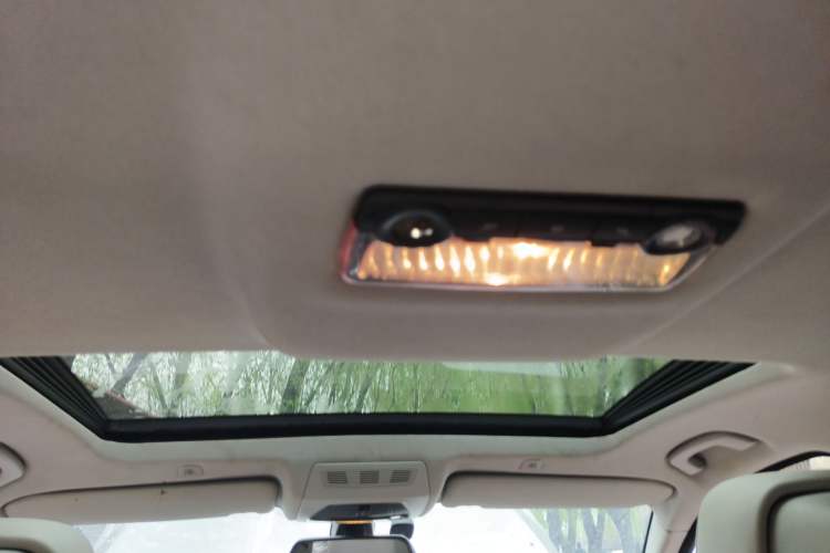 Used BMW 5 Series 2012 523Li Luxury Model Headliner