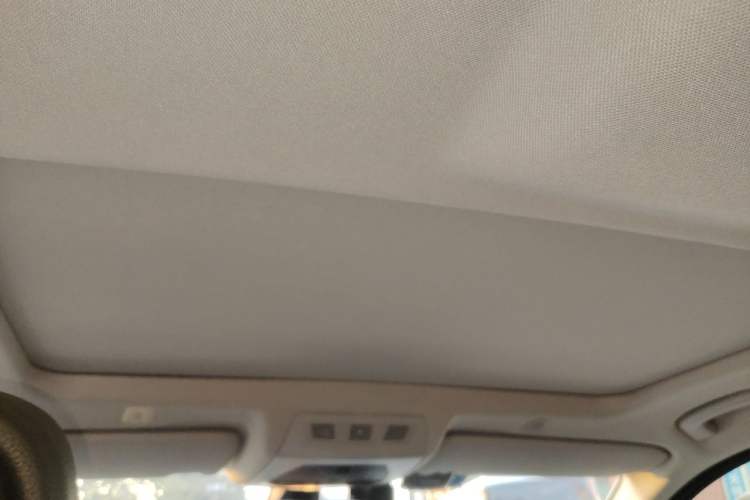 Used BMW 5 Series 2012 523Li Luxury Model Headliner