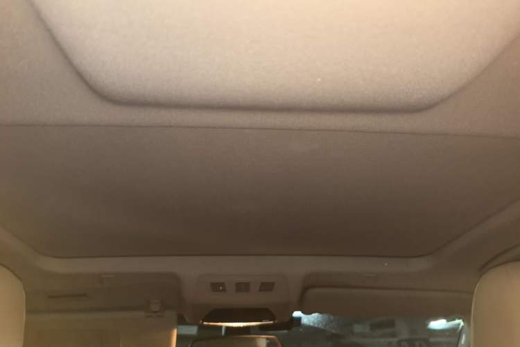 Used BMW 5 Series 2012 530Li Leading Model Headliner