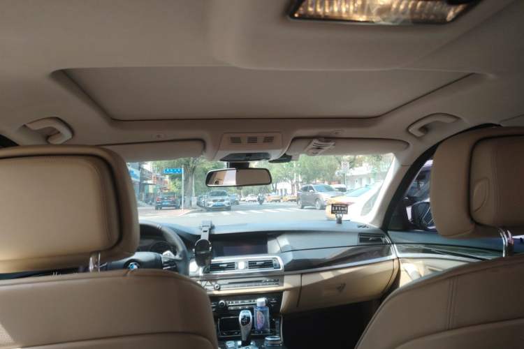 Used BMW 5 Series 2012 535Li Leading Model Headliner