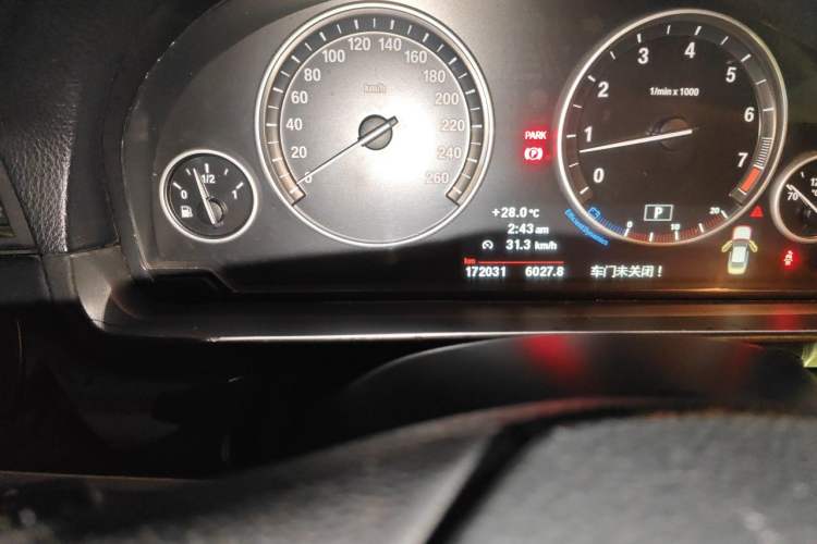 Used BMW 5 Series 2012 520Li Elegant Edition Odometer Close Up