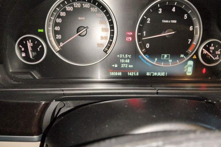 Used BMW 5 Series 2012 523Li Leading Model Odometer Close Up
