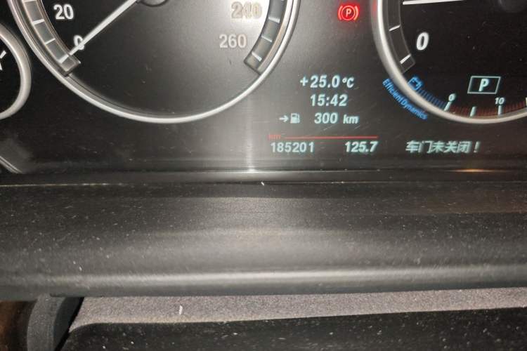 Used BMW 5 Series 2012 523Li Leading Model Odometer Close Up