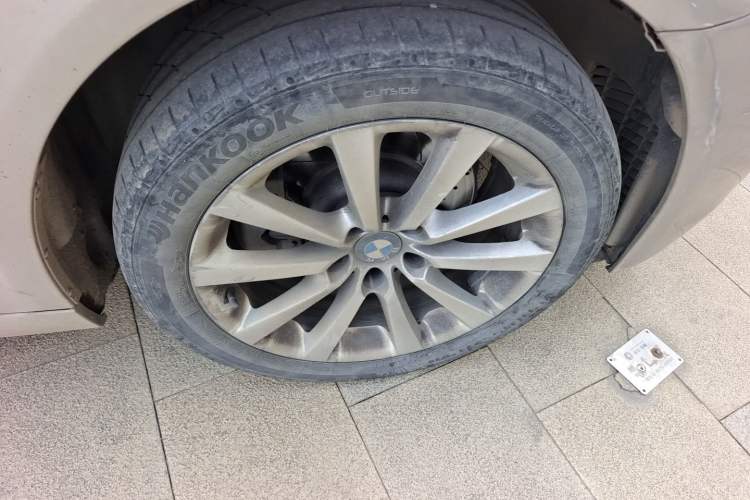 Used BMW 5 Series 2012 530Li Leading Model Right Front Wheel Hub