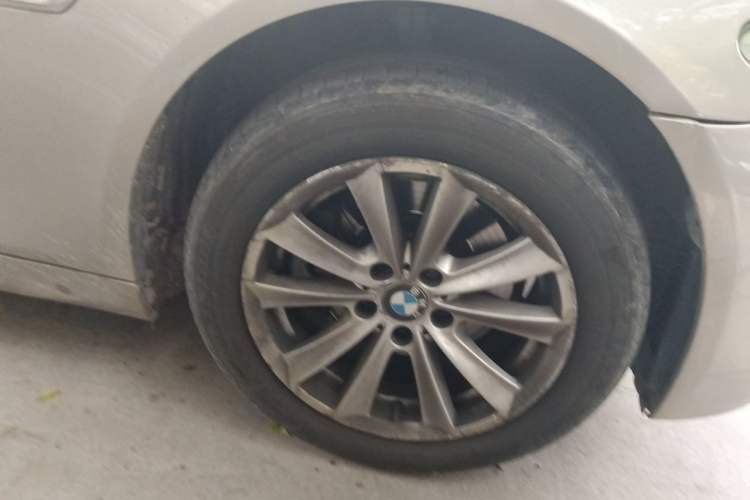 Used BMW 5 Series 2012 523Li Luxury Model Right Front Wheel Hub