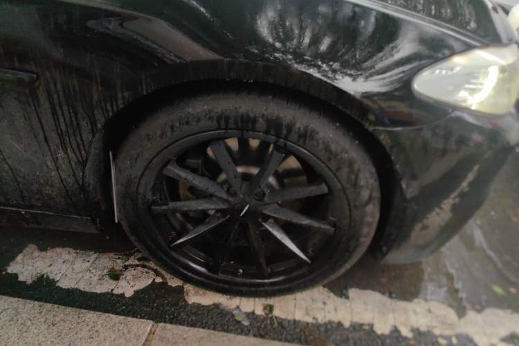 Used BMW 5 Series 2012 530i Sport Touring Right Front Wheel Hub