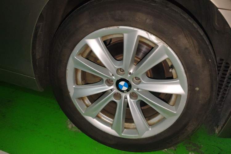 Used BMW 5 Series 2012 523Li Leading Model Right Front Wheel Hub