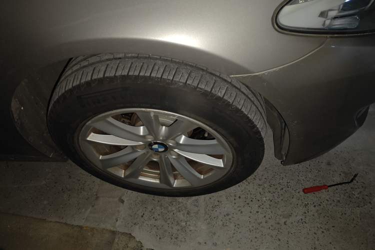 Used BMW 5 Series 2012 523Li Luxury Model Right Front Wheel Hub
