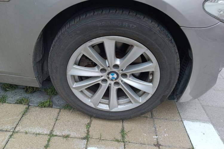 Used BMW 5 Series 2012 523Li Luxury Model Right Front Wheel Hub