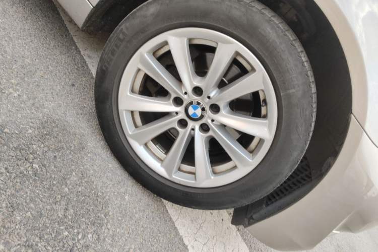 Used BMW 5 Series 2012 523Li Luxury Model Right Front Wheel Hub