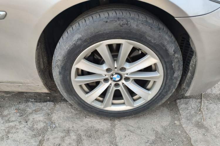 Used BMW 5 Series 2012 523Li Luxury Model Right Front Wheel Hub