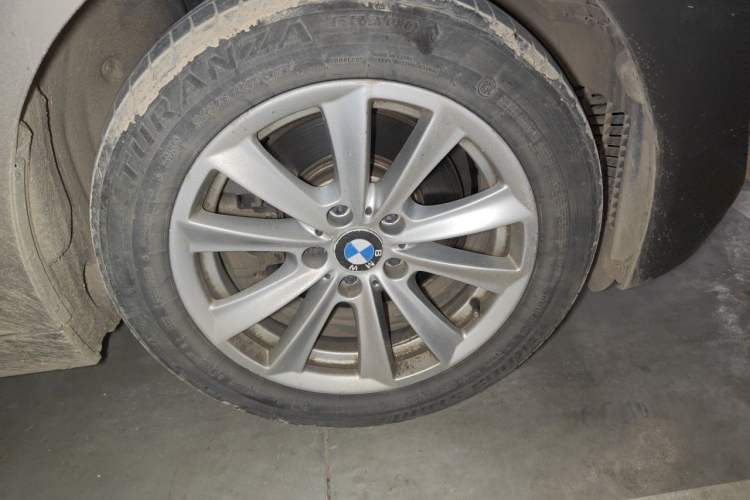 Used BMW 5 Series 2012 523Li Leading Model Right Front Wheel Hub