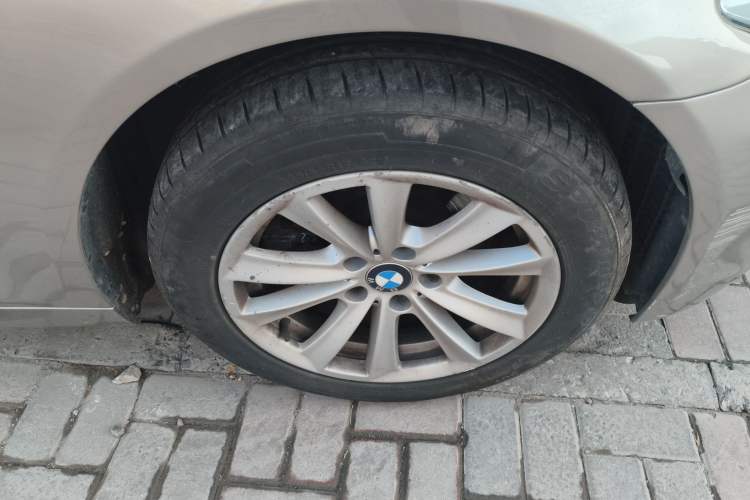 Used BMW 5 Series 2012 523Li Luxury Model Right Front Wheel Hub