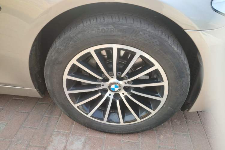 Used BMW 5 Series 2012 535Li Leading Model Right Front Wheel Hub