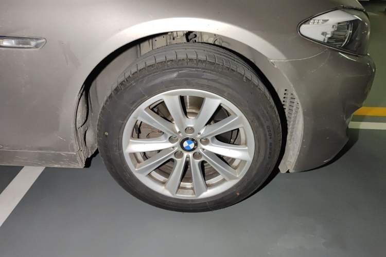Used BMW 5 Series 2012 520Li Elegant Edition Right Front Wheel Hub
