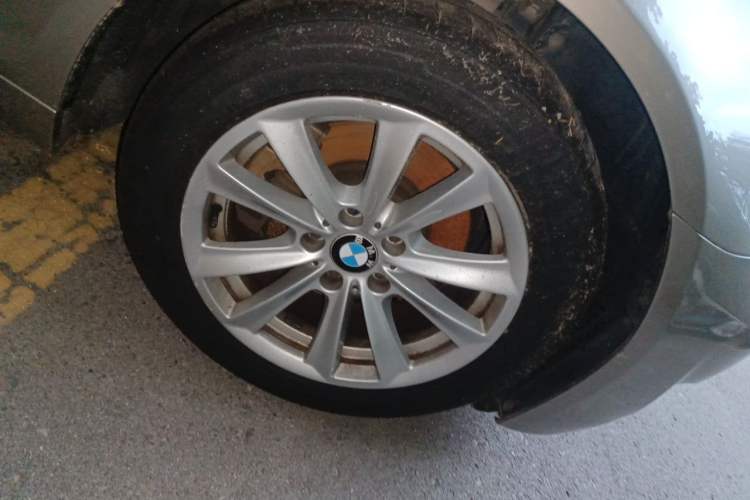 Used BMW 5 Series 2012 523Li Luxury Model Right Front Wheel Hub