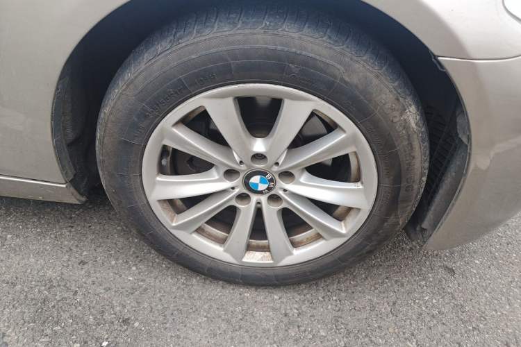Used BMW 5 Series 2012 520Li Elegant Edition Right Front Wheel Hub
