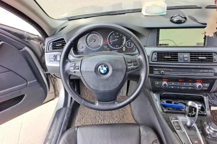 Used BMW 5 Series 2012 530Li Leading Model Steering Wheel