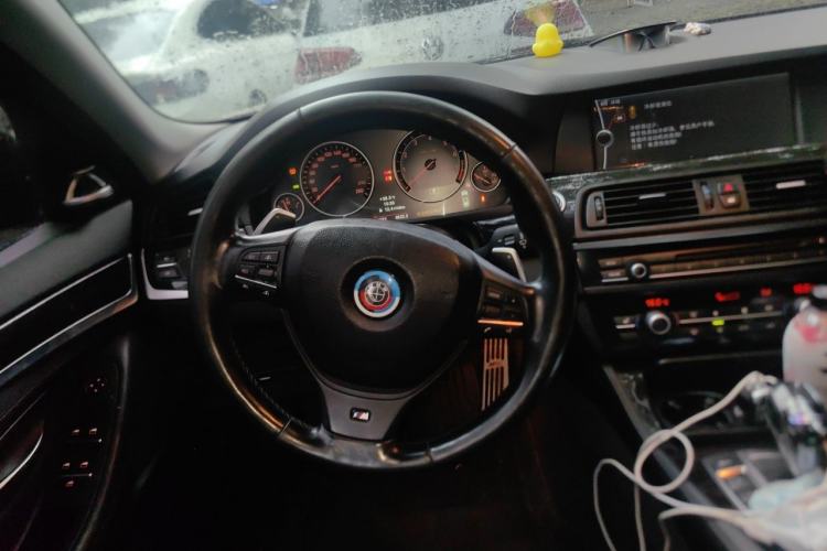 Used BMW 5 Series 2012 530i Sport Touring Steering Wheel