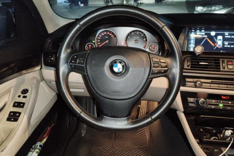 Used BMW 5 Series 2012 523Li Leading Model Steering Wheel