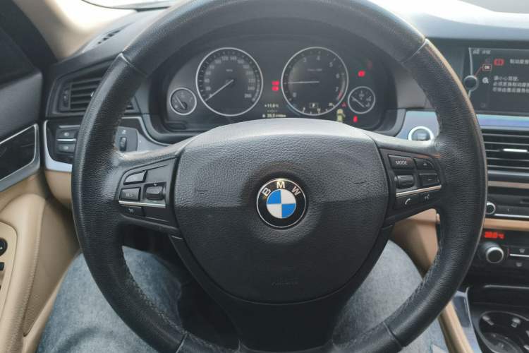 Used BMW 5 Series 2012 523Li Luxury Model Steering Wheel