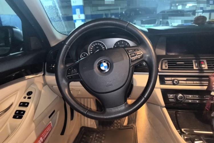 Used BMW 5 Series 2012 530Li Leading Model Steering Wheel