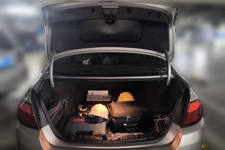 Used BMW 5 Series 2012 530Li Leading Model Trunk