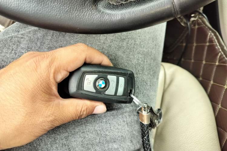 Used BMW 5 Series 2012 523Li Leading Model Vehicle Key