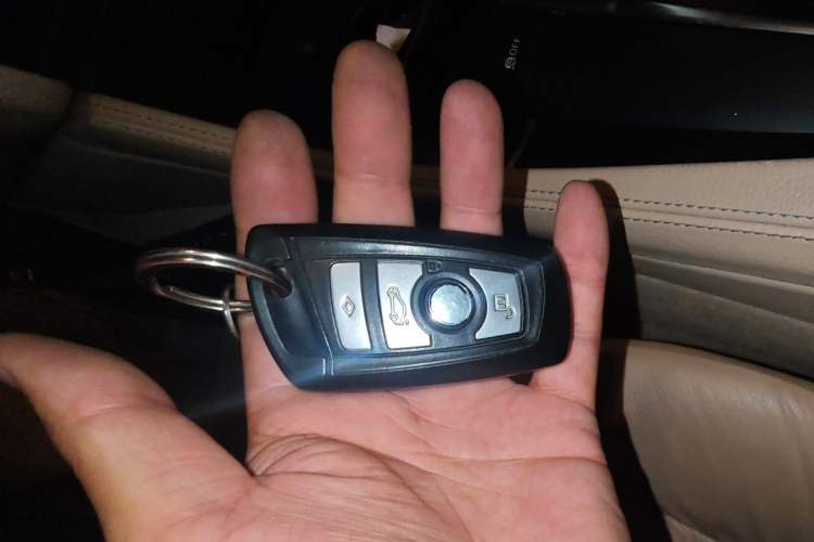Used BMW 5 Series 2012 523Li Leading Model Vehicle Key