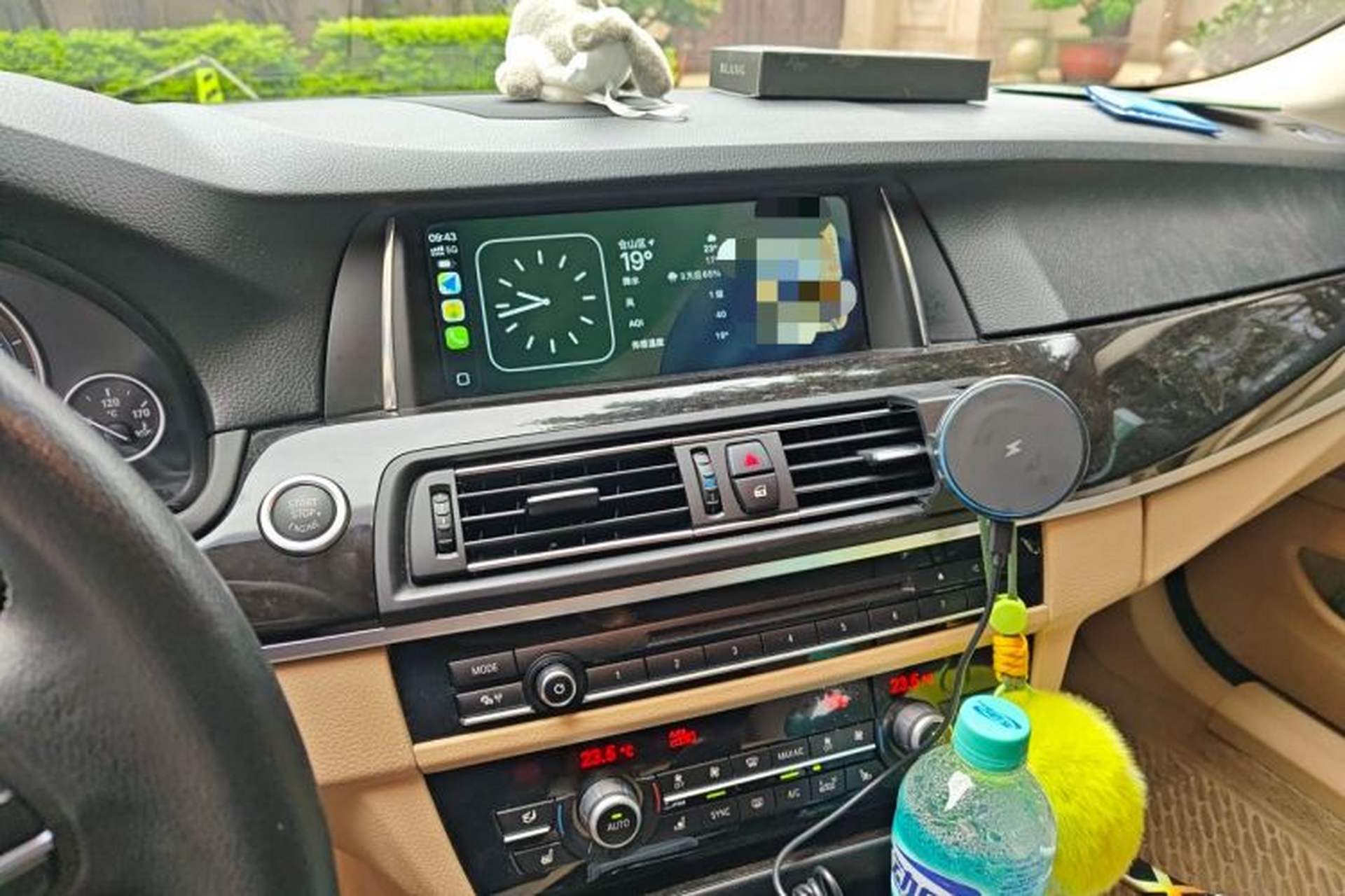 Used BMW 5 Series 2012 530i Sport Touring Audio And AC Panel