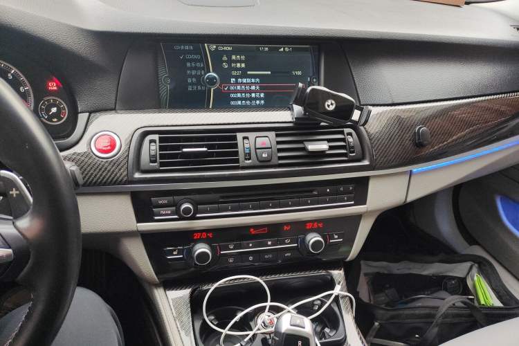 Used BMW 5 Series 2012 530i Sport Touring Audio And AC Panel