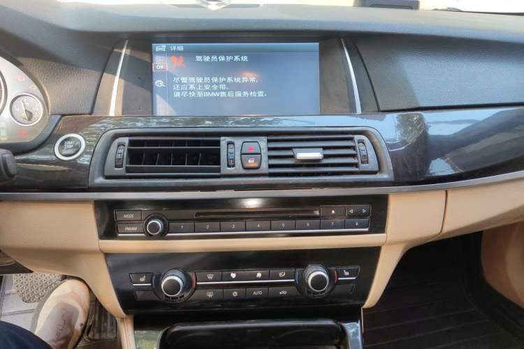 Used BMW 5 Series 2012 523Li Luxury Model Audio And AC Panel