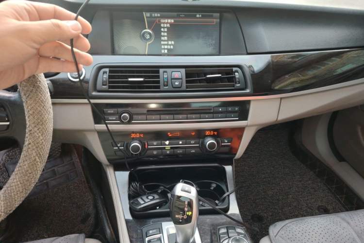 Used BMW 5 Series 2012 530i Sport Touring Audio And AC Panel