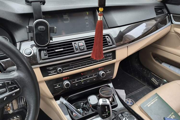 Used BMW 5 Series 2012 523Li Leading Model Audio And AC Panel
