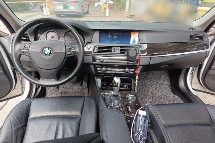 Used BMW 5 Series 2012 530Li Leading Model Center Console