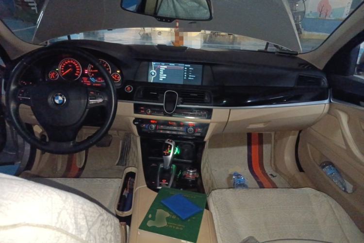 Used BMW 5 Series 2012 523Li Luxury Model Center Console
