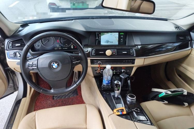 Used BMW 5 Series 2012 523Li Luxury Model Center Console