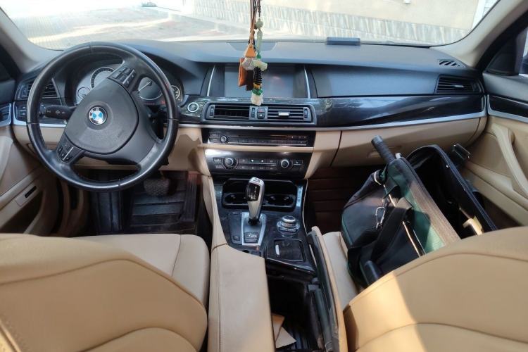 Used BMW 5 Series 2012 523Li Luxury Model Center Console